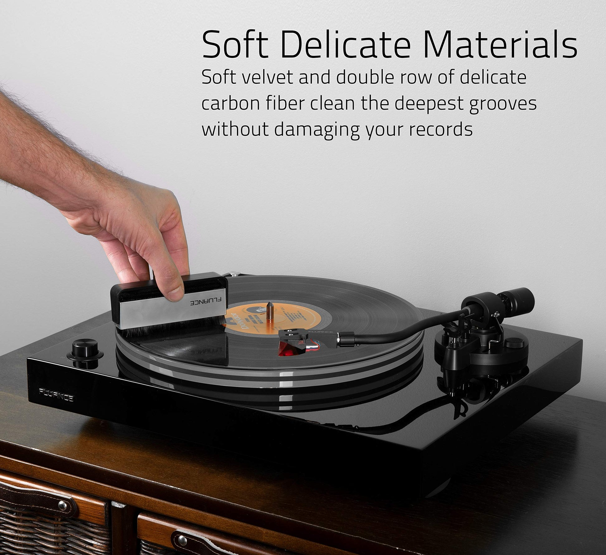 Kit Limpieza de Vinilos Fluance Negro con Cepillo Antiestático de Fibra de Carbono y Terciopelo para Agujas y LPs