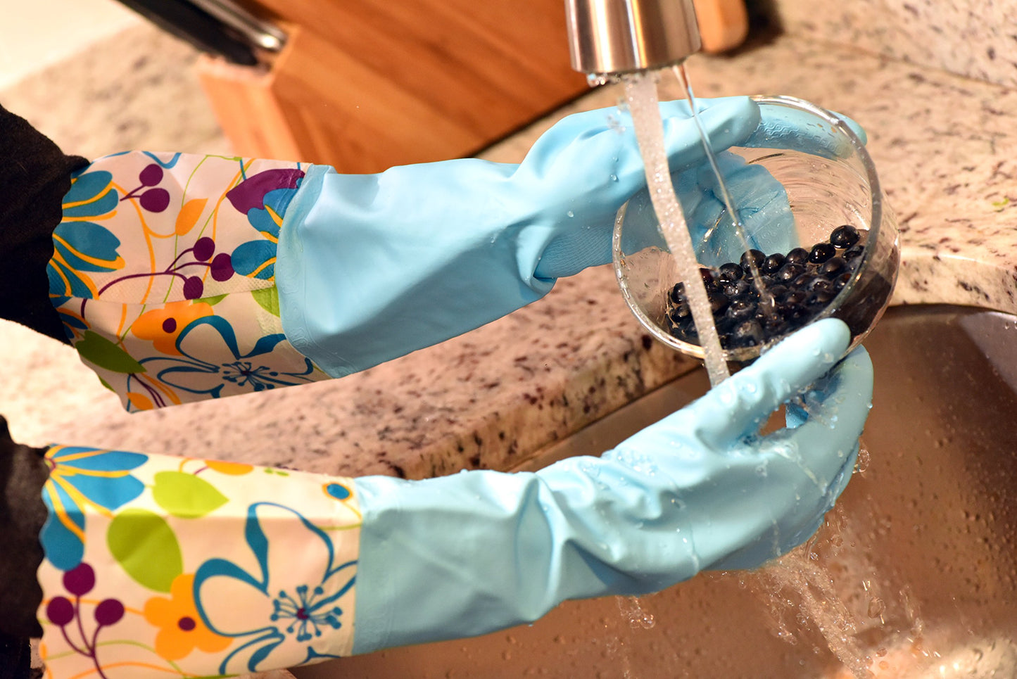 Finnhomy 31229 Guantes de limpieza sin látex, con forro de fibra suave, puño extra largo de 15 pulgadas y agarre texturizado de vinilo (2 pares)