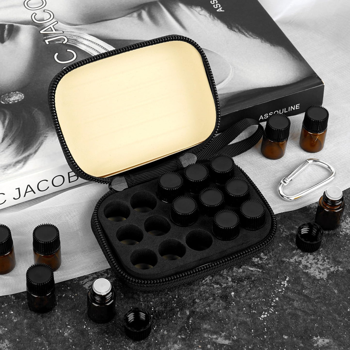 Biiange - 2 mini fundas para botellas de aceite esencial con 30 viales vacíos de 2 ml, caja organizadora de almacenamiento de viaje para aceites esenciales, soporte compacto de aromaterapia para el