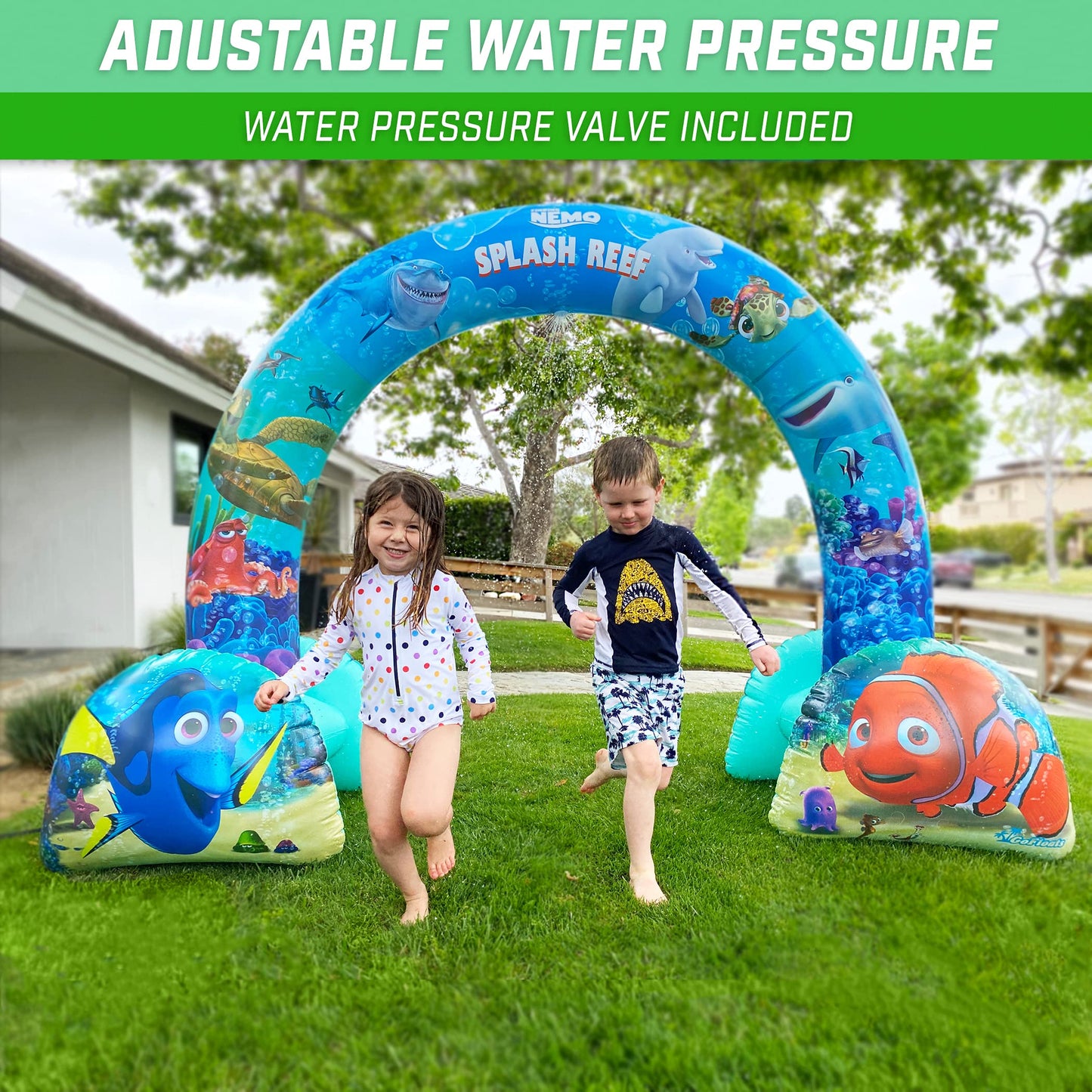 GoFloats Disney - Rociador Inflable para niños - Elige Entre Coches, congelados y Encontrar a Nemo
