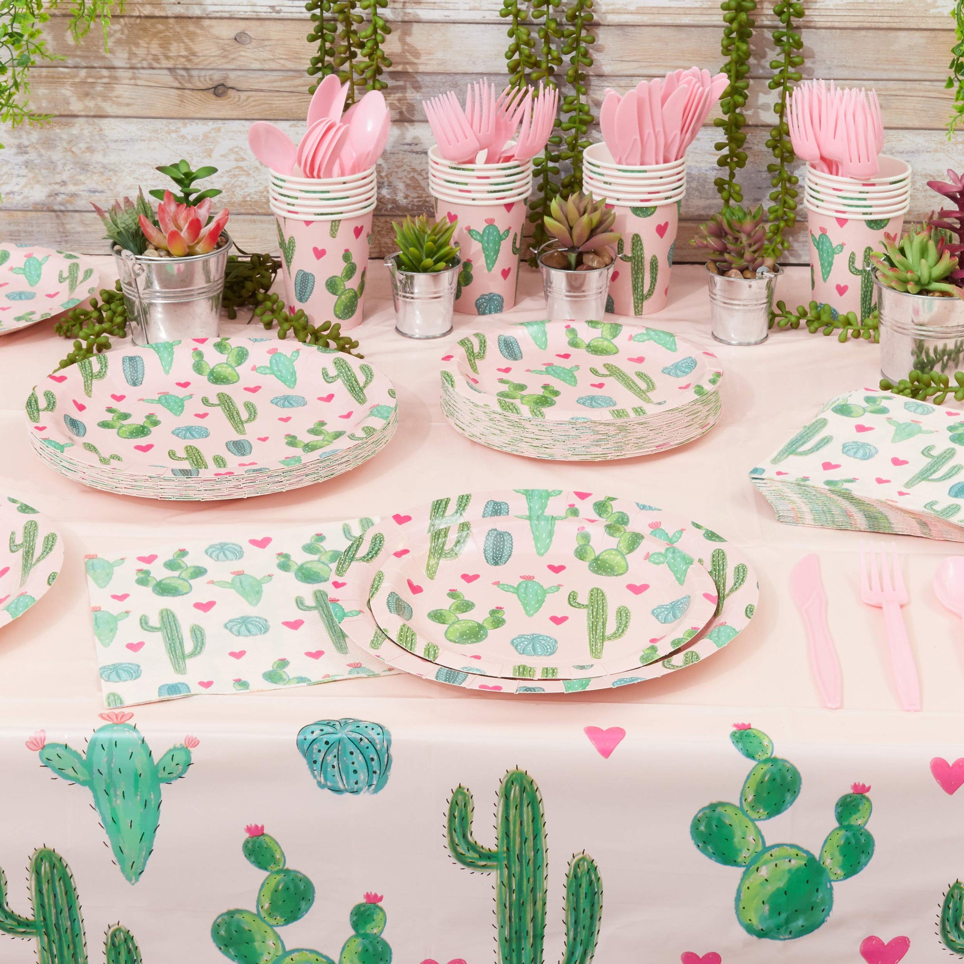 Cinco de Mayo Party Supplies, Fiesta Plates (7 in., 80 Pack)