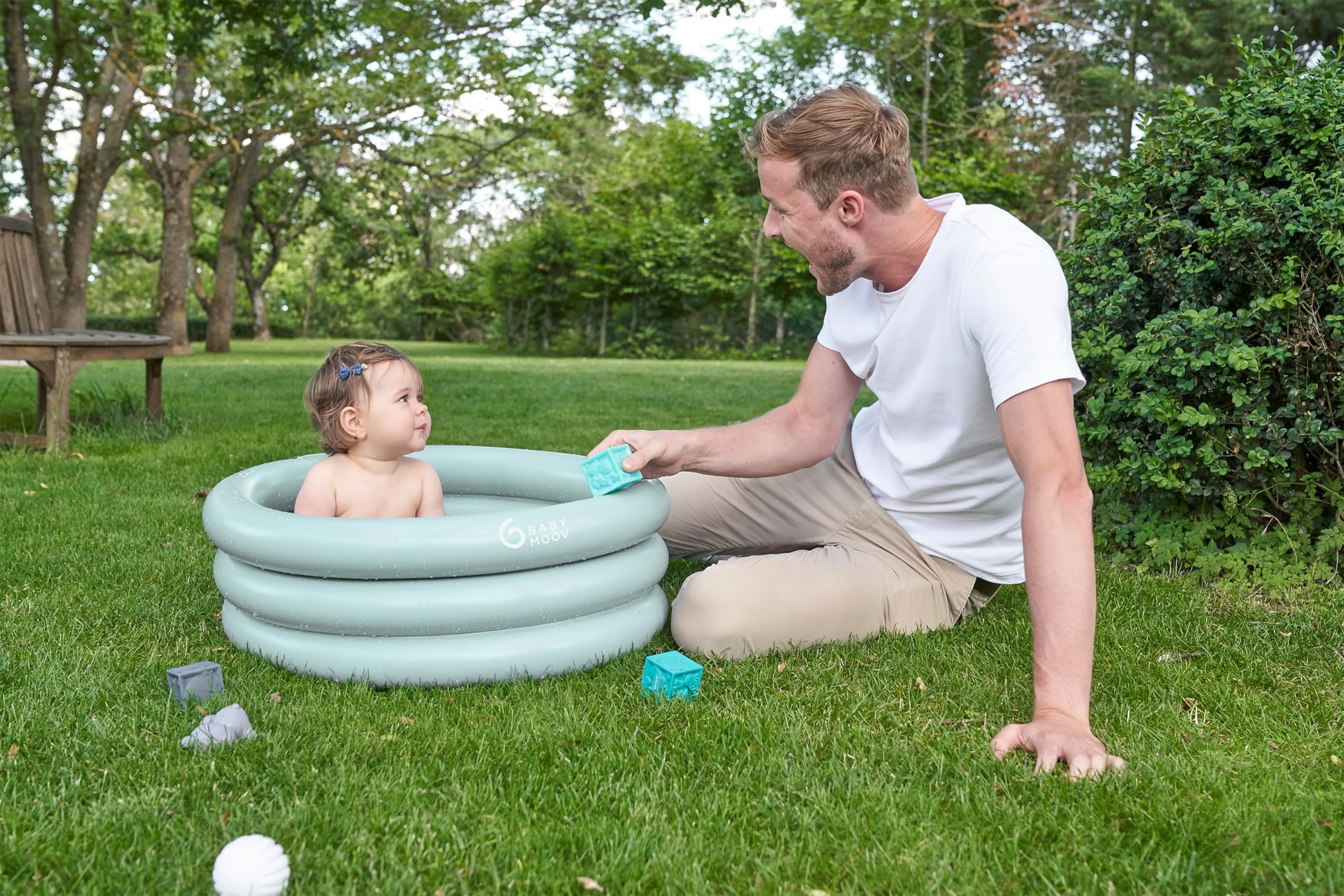 Babymoov Inlatable Bathtub & Pool - Safe, Portable & Grows with Baby (from 0+ Newborn Insert Included)