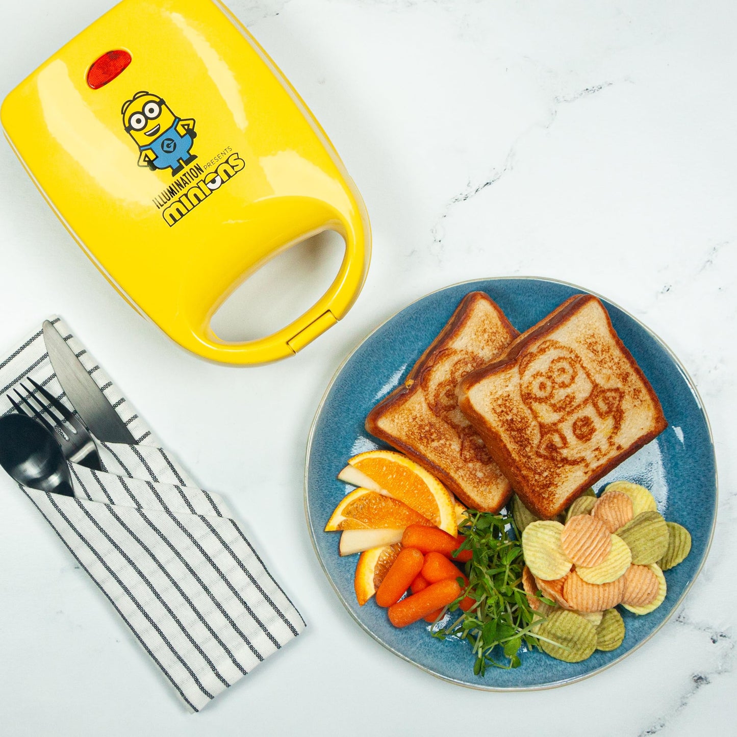 Sandwichera Minions Uncanny Brands Amarillo Pequeño aparato de cocina