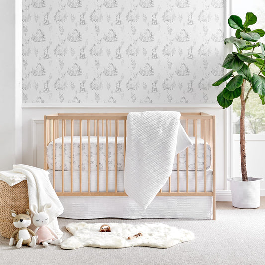 Levtex Baby - Juego de cama de cuna tipo gofre de Mills - Juego de cama de cuna para bebé, color blanco, gofre con textura blanca, juego de 4 piezas, incluye edredón, sábana bajera, volante y cesta de