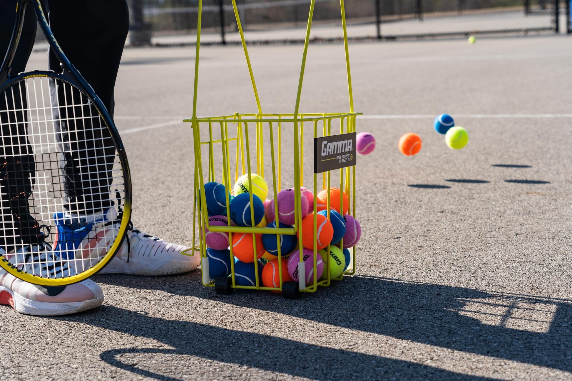 Gamma - Pelotas de Tenis sin presión para práctica y Clases de Tenis, Durabilidad a Largo Plazo y más Rebote Que Las Pelotas de Tenis estándar, Color Naranja, Bolsa de 18 Unidades