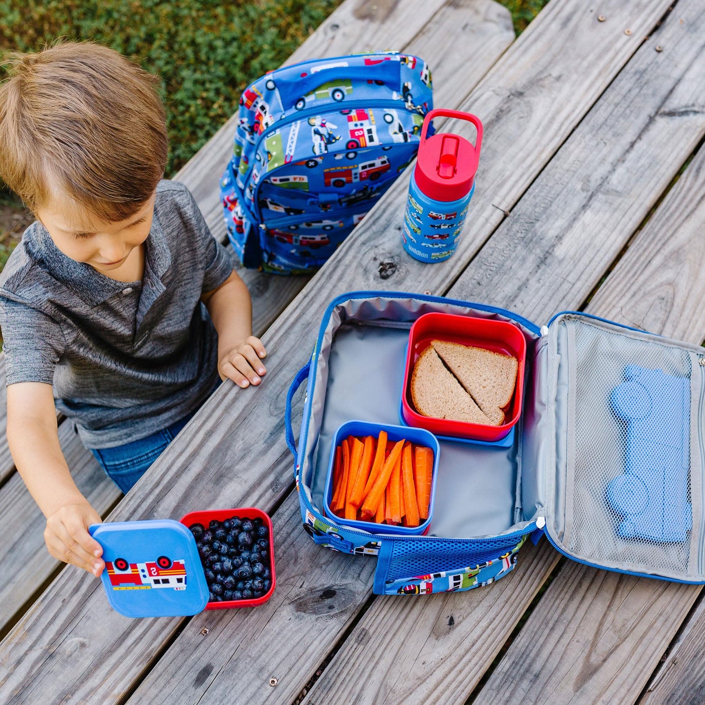 Wildkin - Recipientes de comida para niños, apilables, herméticos y aptos para lavaplatos, juego de 3 héroes