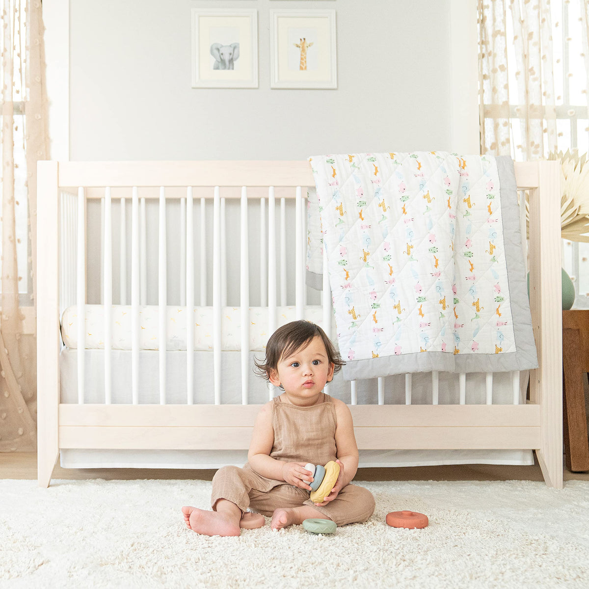 aden + anais Essentials - Funda para cambiador, 100% muselina de algodón, súper suave, transpirable, ajuste ceñido a medida, individual, gris sólido
