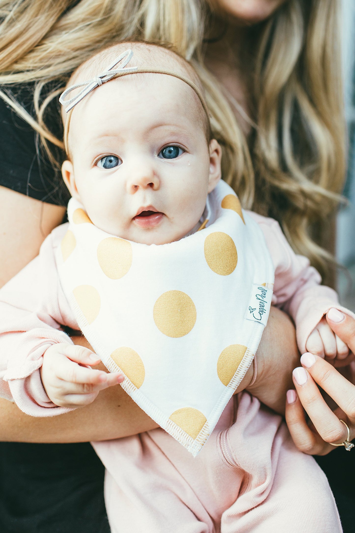 Copper Pearl - Baberos tipo bandana para bebés para babear y dentición, paquete de 4 unidades de regalo para niñas "set de rubores"