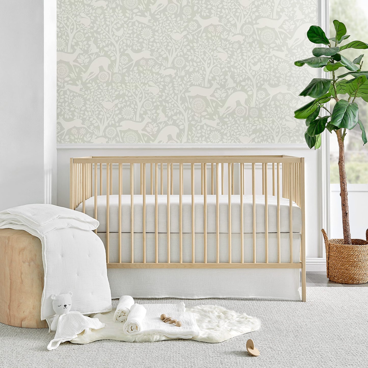 Levtex Baby - Juego de Cama de Cuna de Muselina en la Nube - 5 Piezas, Incluye Edredón, Sábanas, Dos Pañales y Oso, Gris y Blanco con Estrellas Blancas