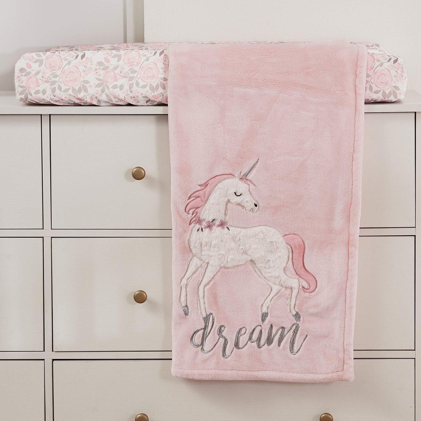 Levtex Baby - Funda para cambiador de pañales Colette, se adapta a la mayoría de los cambiadores estándar, felpa blanca, rosa y gris floral, accesorios de guardería, felpa