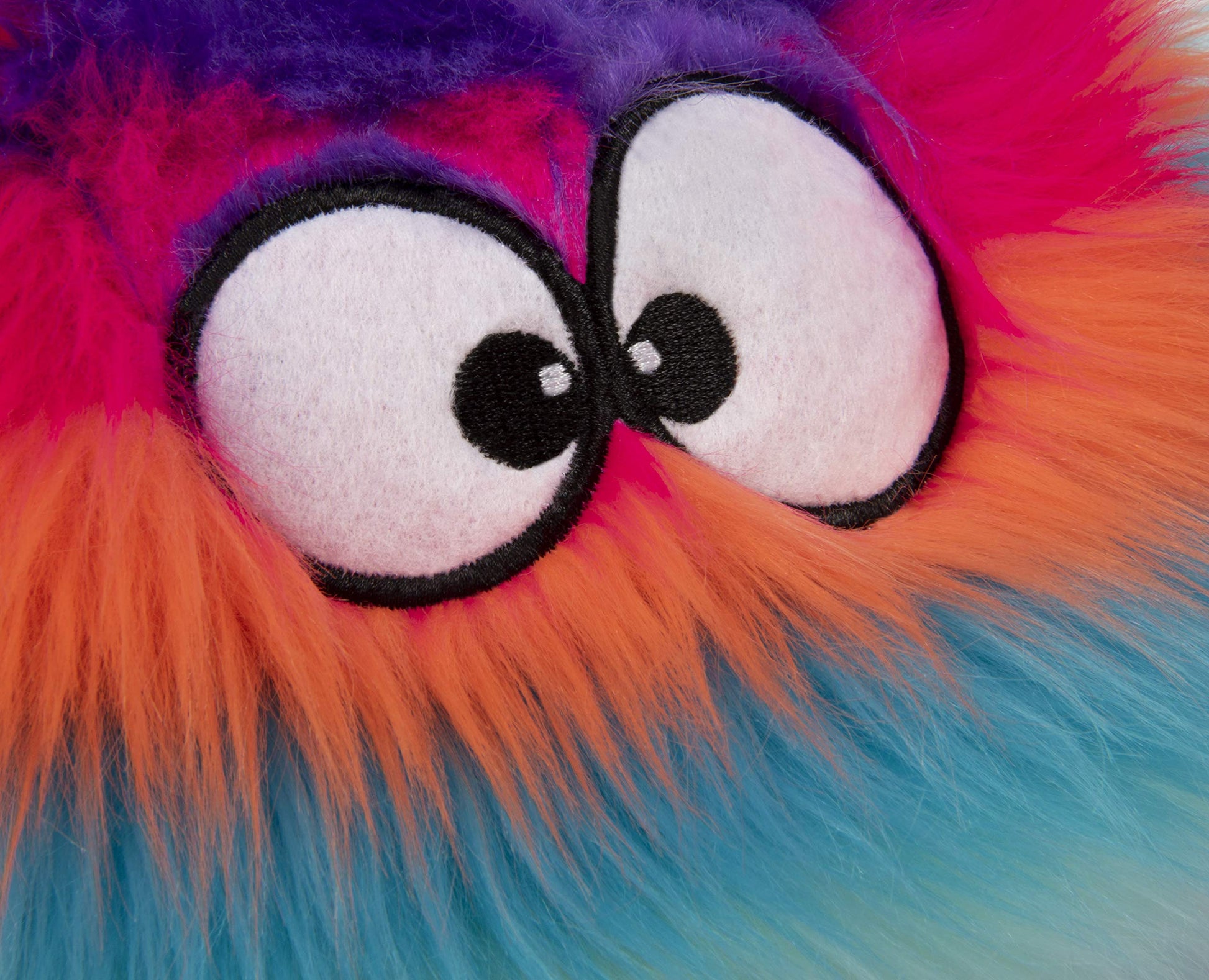goDog Just for Me Furballz Juguete de Peluche chirriante para Perro, tecnología de protección para Masticar, Arco Iris Fresco, Mini