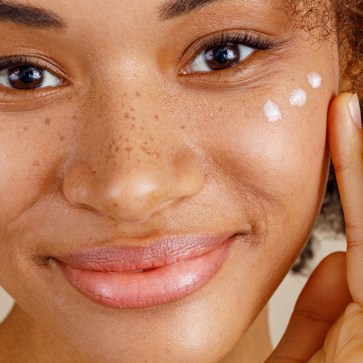Crema Exfoliante Alfa para Líneas y Arrugas, 12% AHA Glicólico, Efectos Reales | Sin Fragancia ni Parabenos | 60 ml