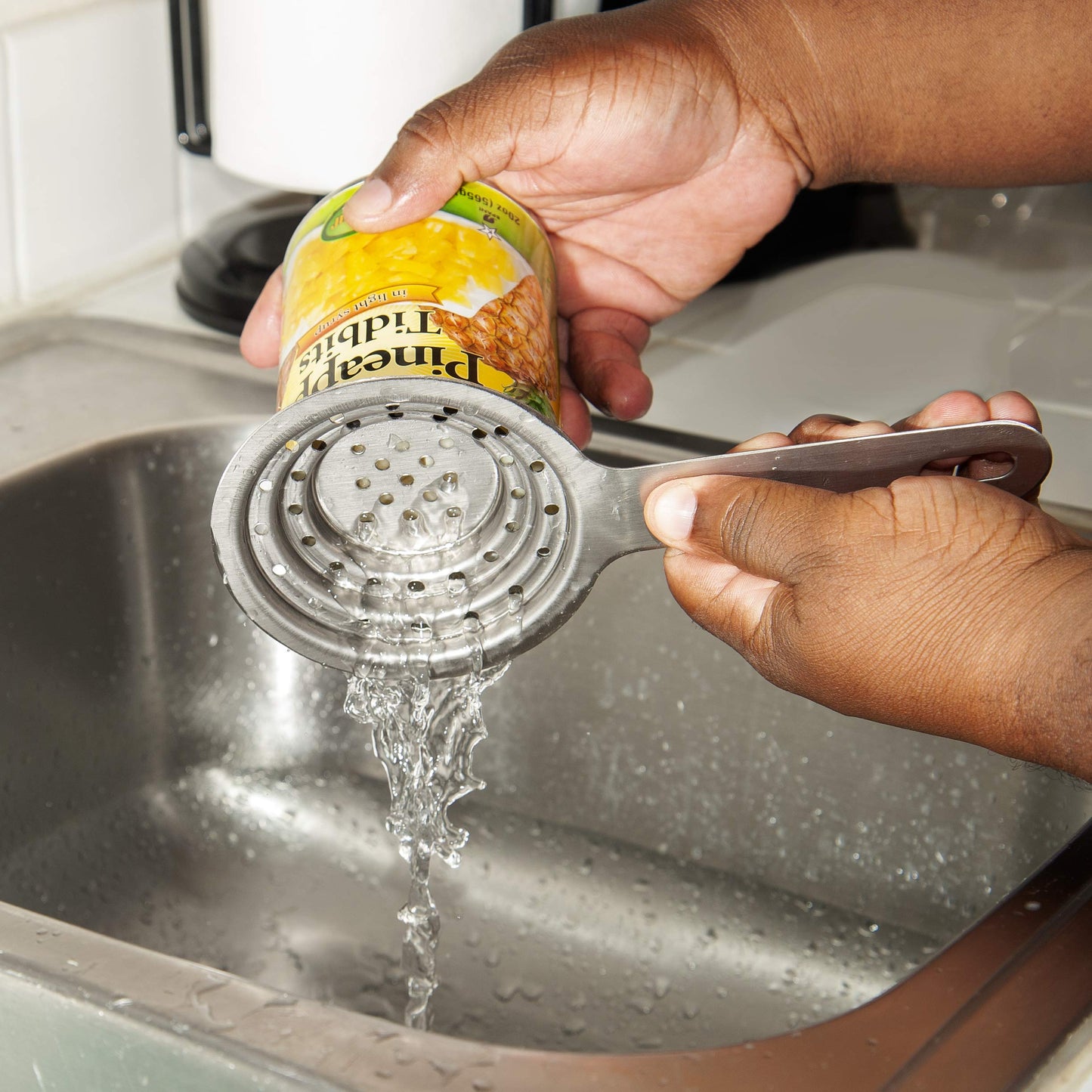 Colador de latas de atún – Prensa de atún de acero inoxidable 304 para conservas de frijoles, verduras y frutas, ajuste universal a presión, resistente al óxido, apto para lavaplatos