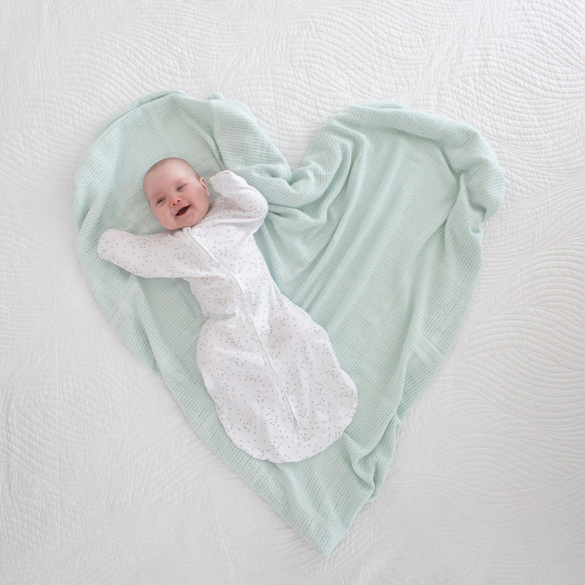 Amazing Baby Cellular - Manta de Punto de algodón de Primera Calidad, Ultra Suave, Transpirable, Acogedor Regalo para bebés y niñas, Manta Favorita para niños pequeños, 44 x 44 Pulgadas (112 x 112