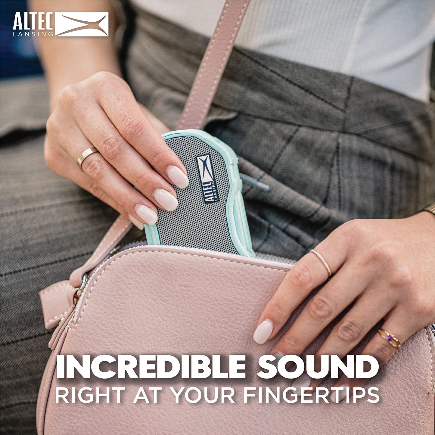 Altec Lansing Baby Boom XL - Altavoz Bluetooth Impermeable, inalámbrico y portátil para Viajes y Uso al Aire última intervensión, Graves Profundos y Sonido Fuerte, 1 Paquete, Negro