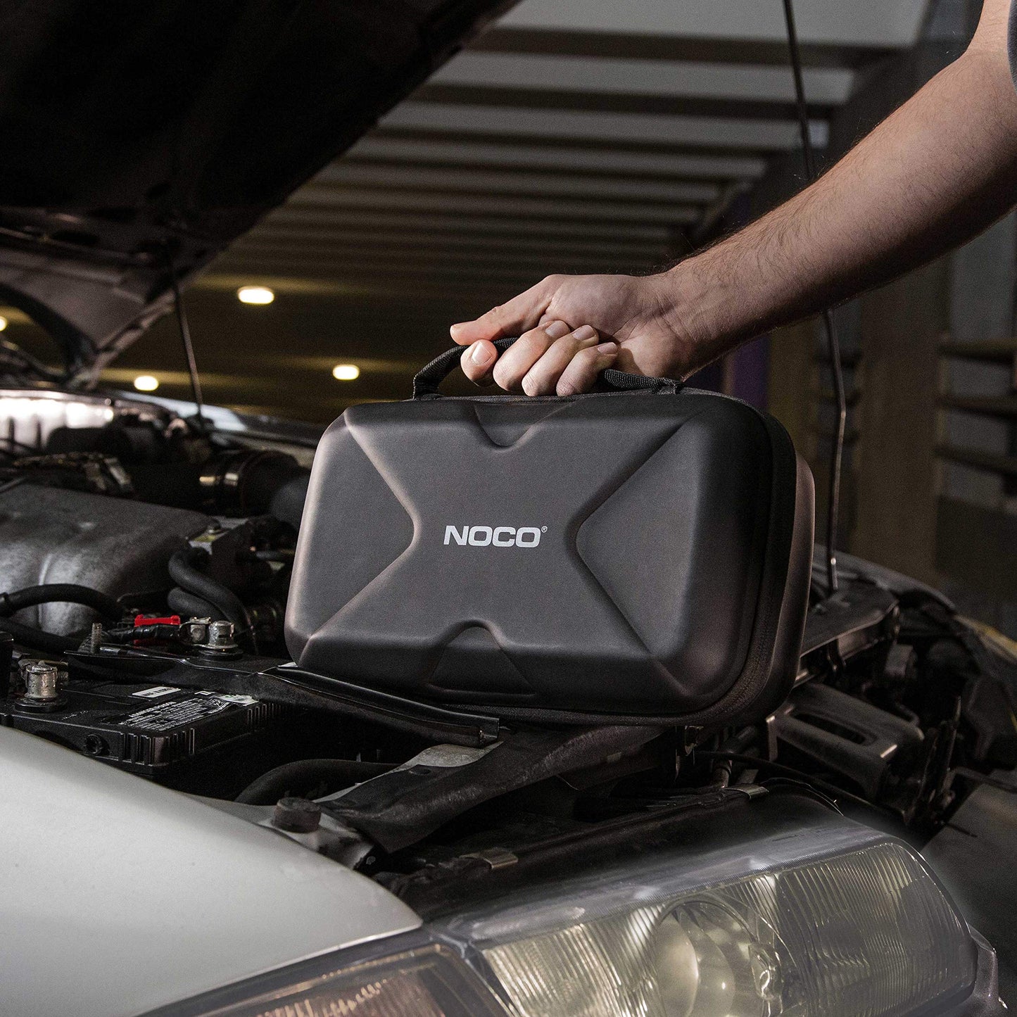 NOCO - Cargador de batería con ojales, Funda HD EVA, Negro