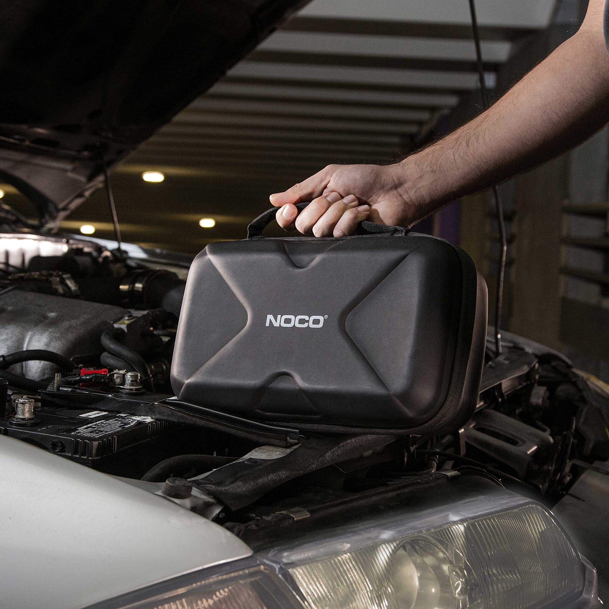 NOCO - Cargador de batería con ojales, Funda HD EVA, Negro