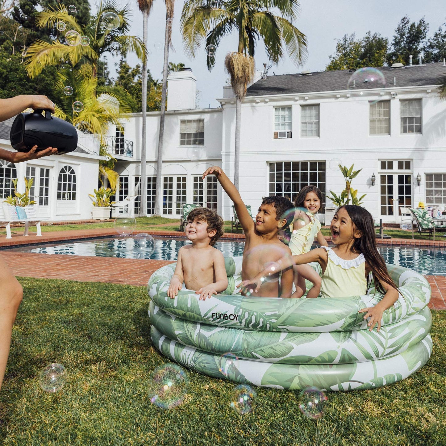 FUNBOY - Piscina Gigante Inflable de Lujo para niños, diversión Durante Todo el año para pozos de Pelota, Piscinas, una Fiesta de Verano en la Piscina y la Playa