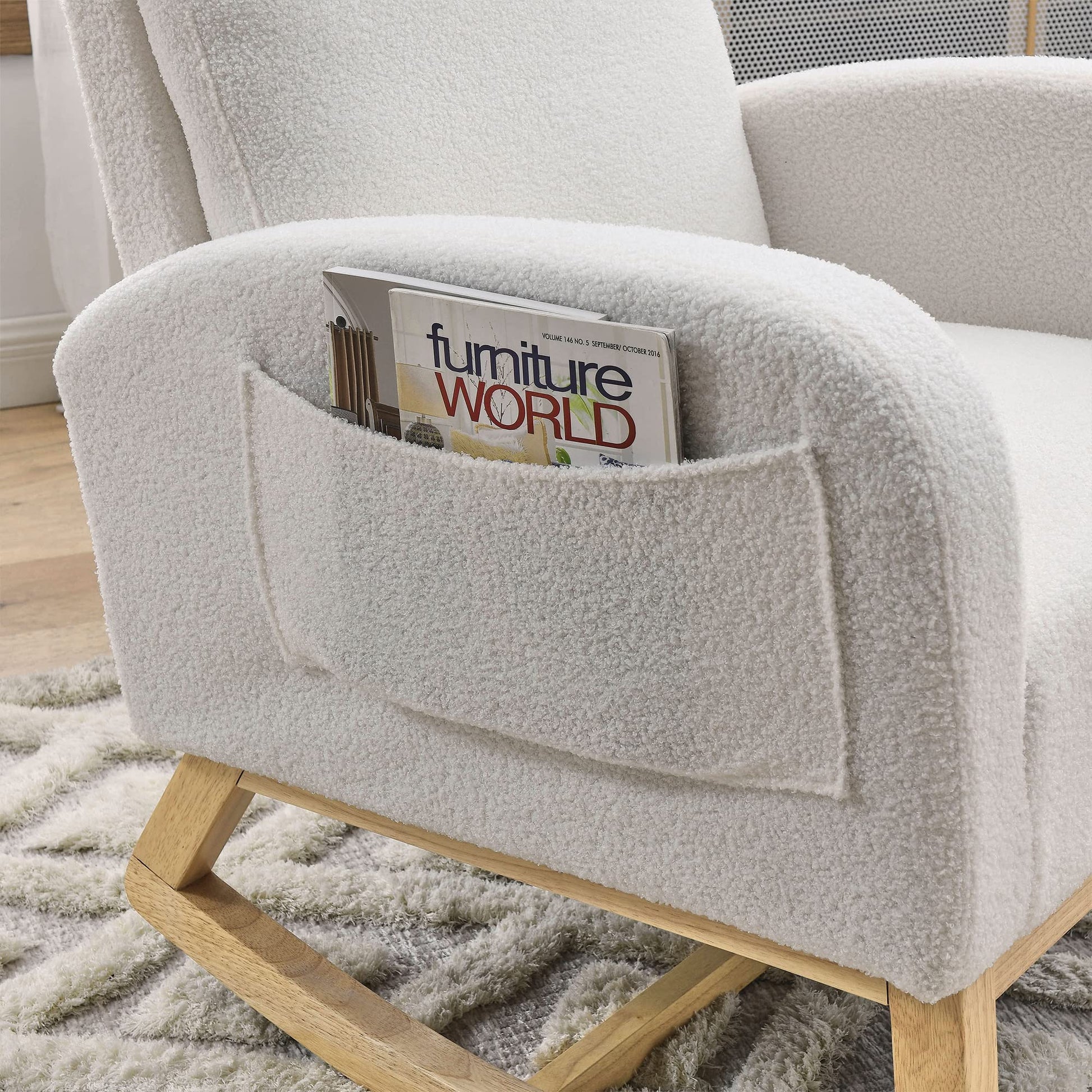 Krinana - Mecedora de guardería con patas de madera maciza, silla planeadora para guardería con dos bolsillos laterales, sillón basculante para sala de estar, recámara (blanco marfil, tela de peluche)