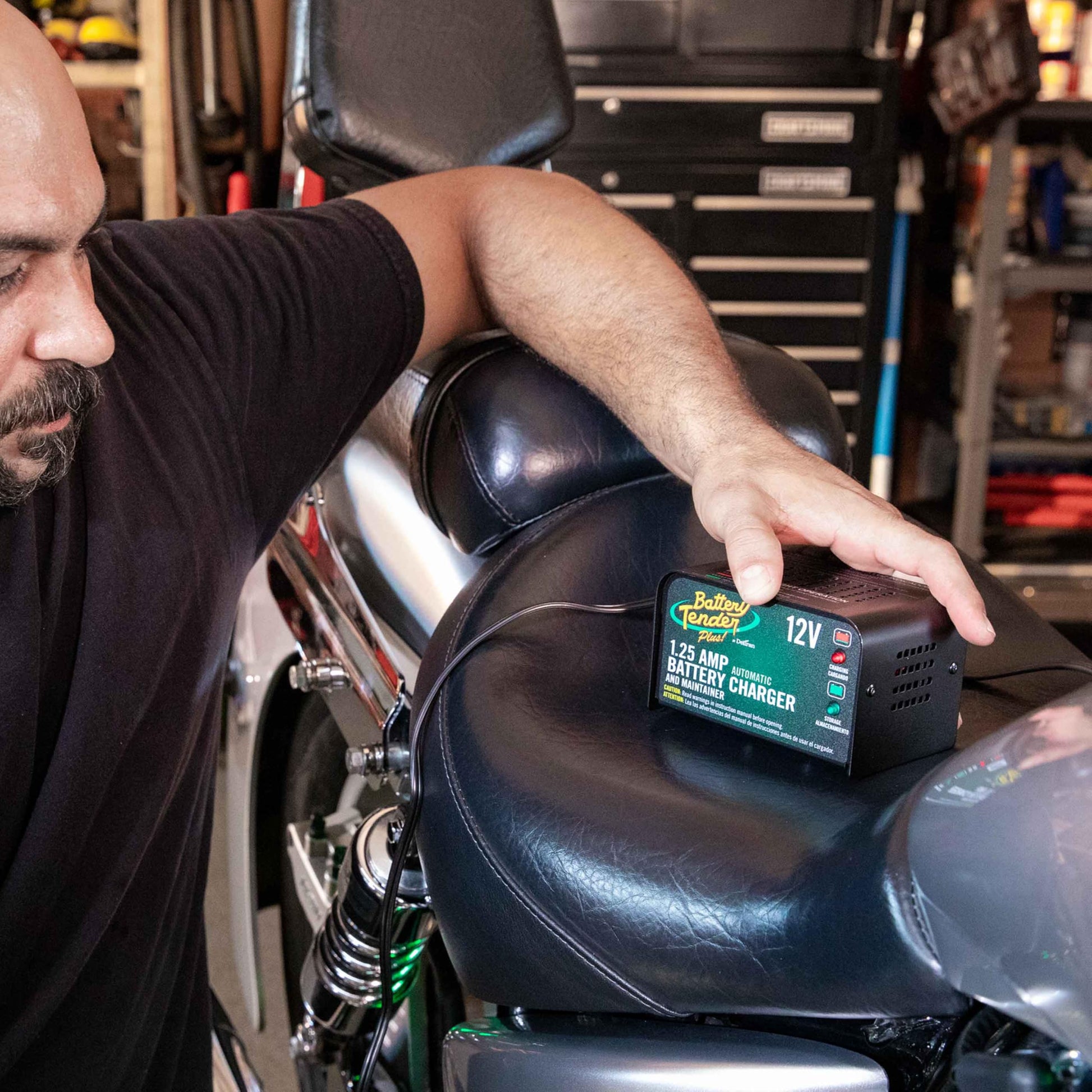 Battery Tender Cargador y mantenedor de batería Plus de 12 V: cargador de batería Powersport de 1.25 amperios y mantenedor para motocicletas, cuatrimotos, UTV, cargador flotante automático inteligente de 12 voltios - 021-0128