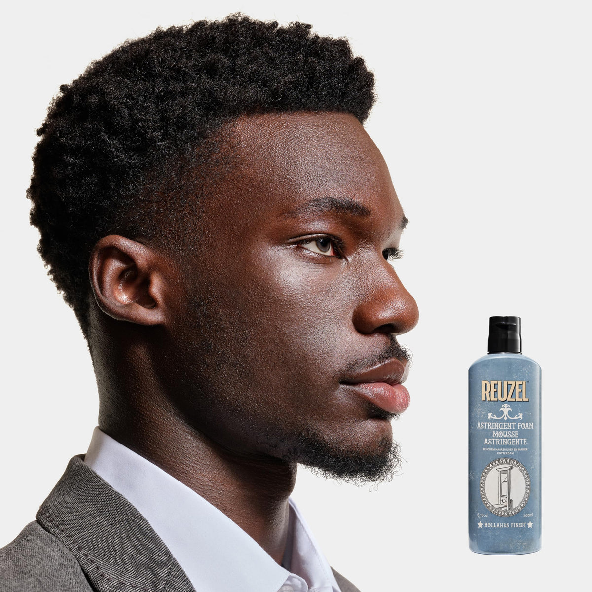 Reuzel Espuma astringente - Suaviza y tonifica - Remueve suciedad y grasa - Refresca la piel y cierra los poros - Mantiene la piel limpia y balanceada - Fórmula vegana, no reseca - 200 ml limpiador