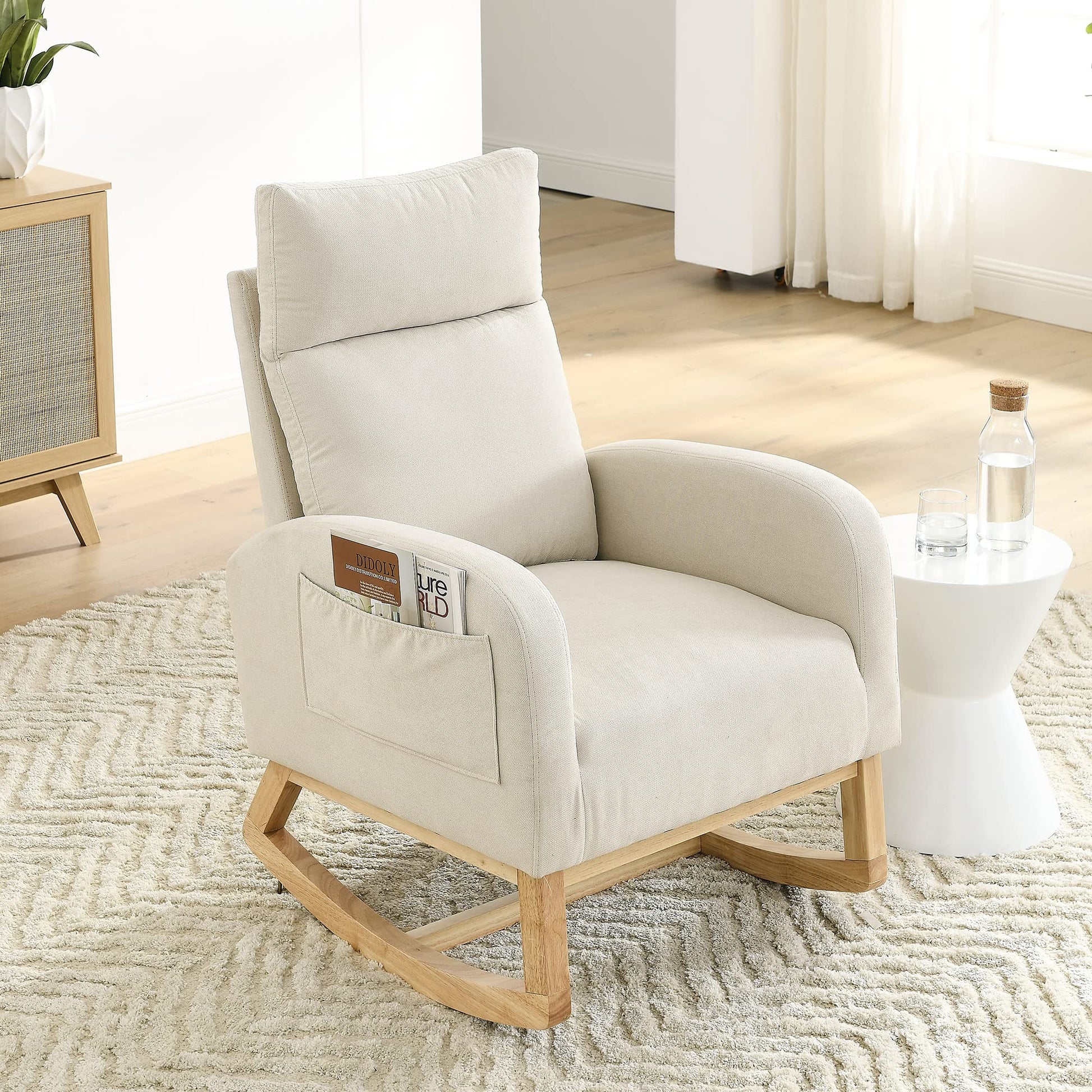 Krinana - Mecedora de guardería con patas de madera maciza, silla planeadora para guardería con dos bolsillos laterales, sillón basculante para sala de estar, recámara (beige, tela de lino)