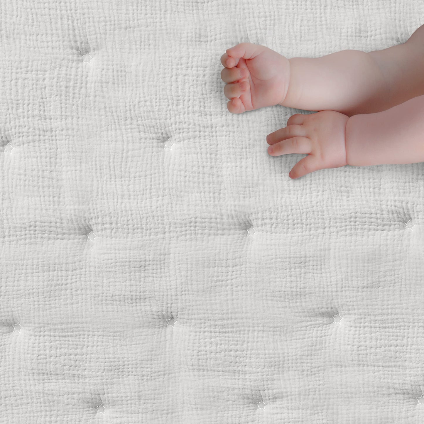Levtex Baby - Juego de Cama de Cuna de Muselina en la Nube - 5 Piezas, Incluye Edredón, Sábanas, Dos Pañales y Oso, Gris y Blanco con Estrellas Blancas