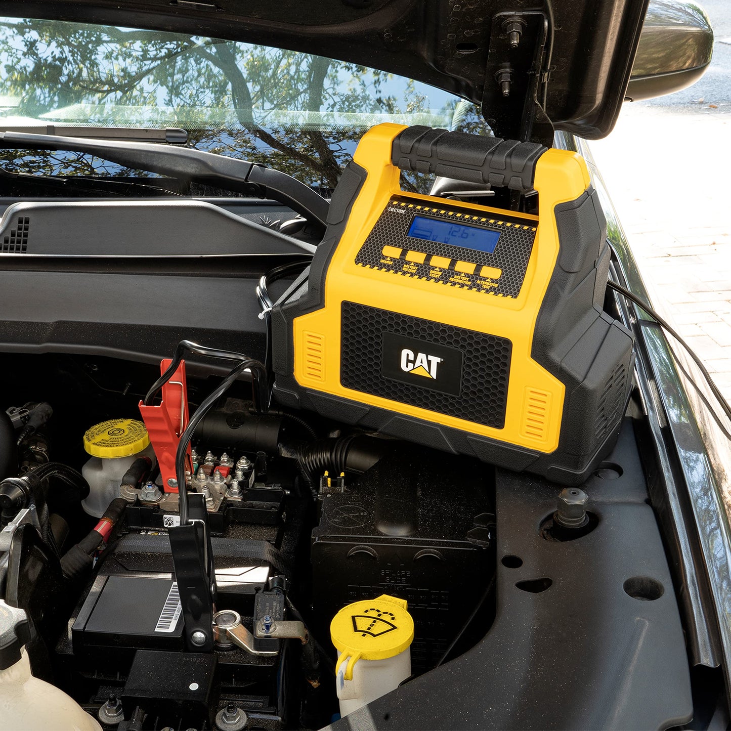 Caterpillar CBC100E Cargador de batería Profesional de 25 amperios, mantenedor de batería de 3 amperios con Arranque del Motor de 100 amperios
