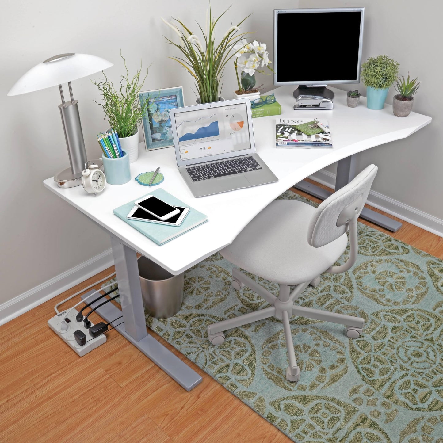 Supresor de Picos Tripp Lite 120V con 8 Contactos y Protector de Sobretensión 1440 Joules Cable de 2.43m