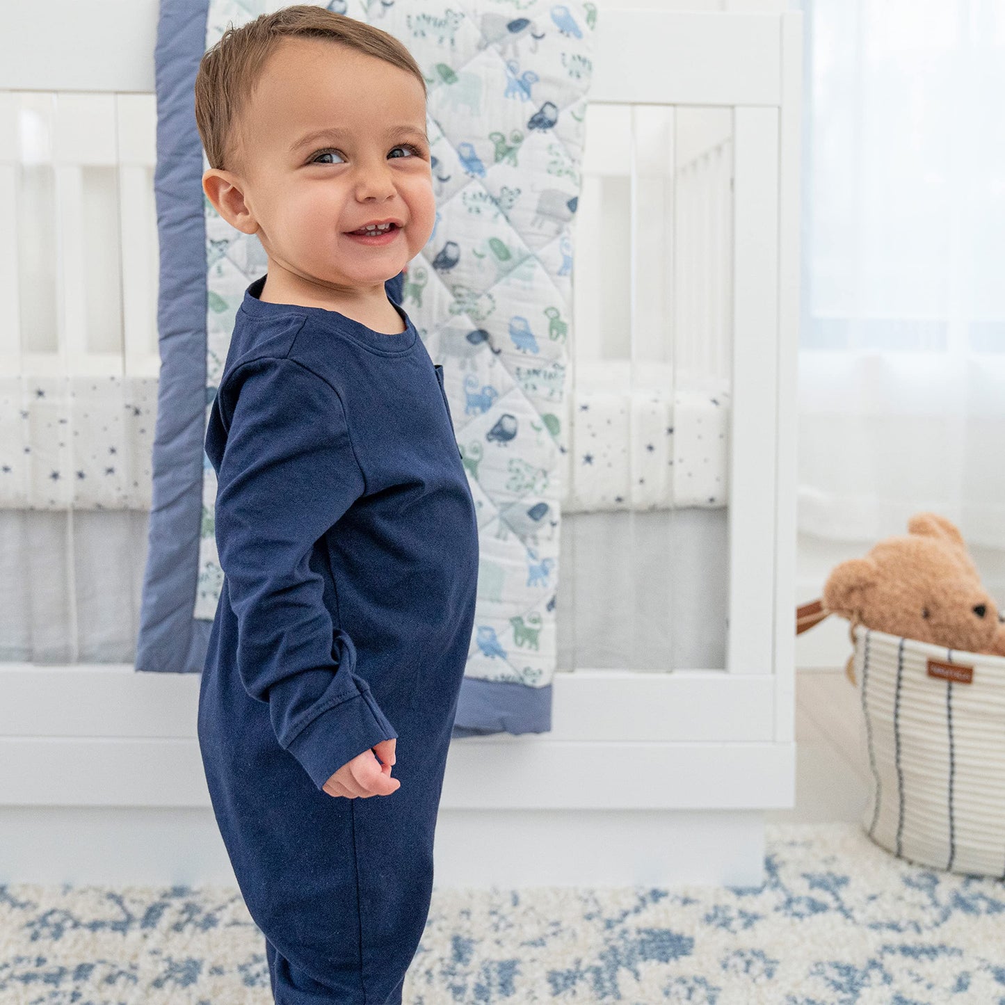 aden + anais Essentials - Juego de ropa de cama de 3 piezas, manta de algodón, sábana para cuna, falda para cuna, hora de soñar