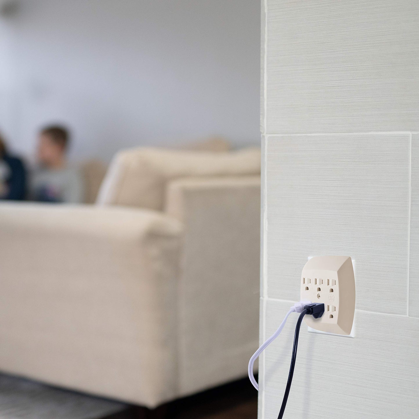 GE Adaptador de Tierra para pared con 6 enchufes Ivory