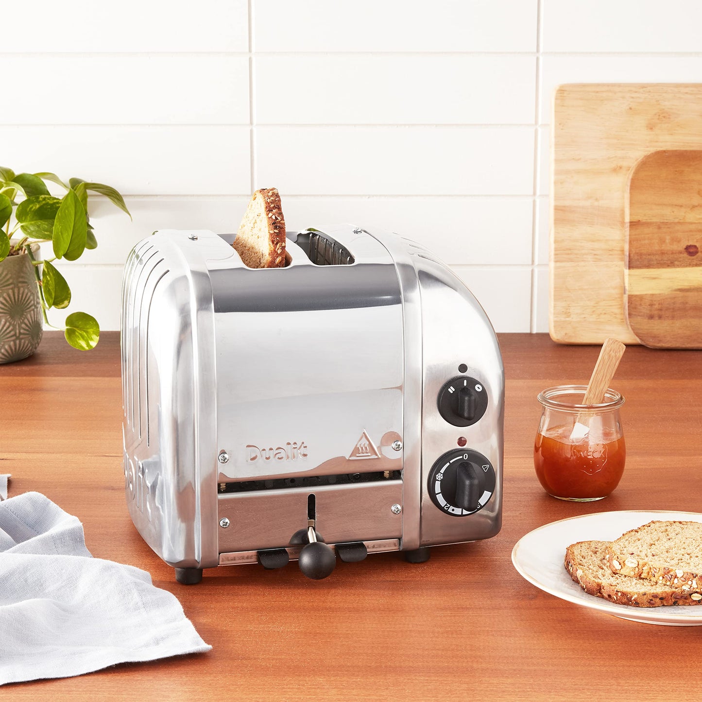 Dualit Classic - tostador NewGen de 2 rebanadas - Acero inoxidable - Construido a mano en el Reino Unido - Elementos ProHeat reemplazables - Descongelar pan - Temporizador mecánico - tostador clásica