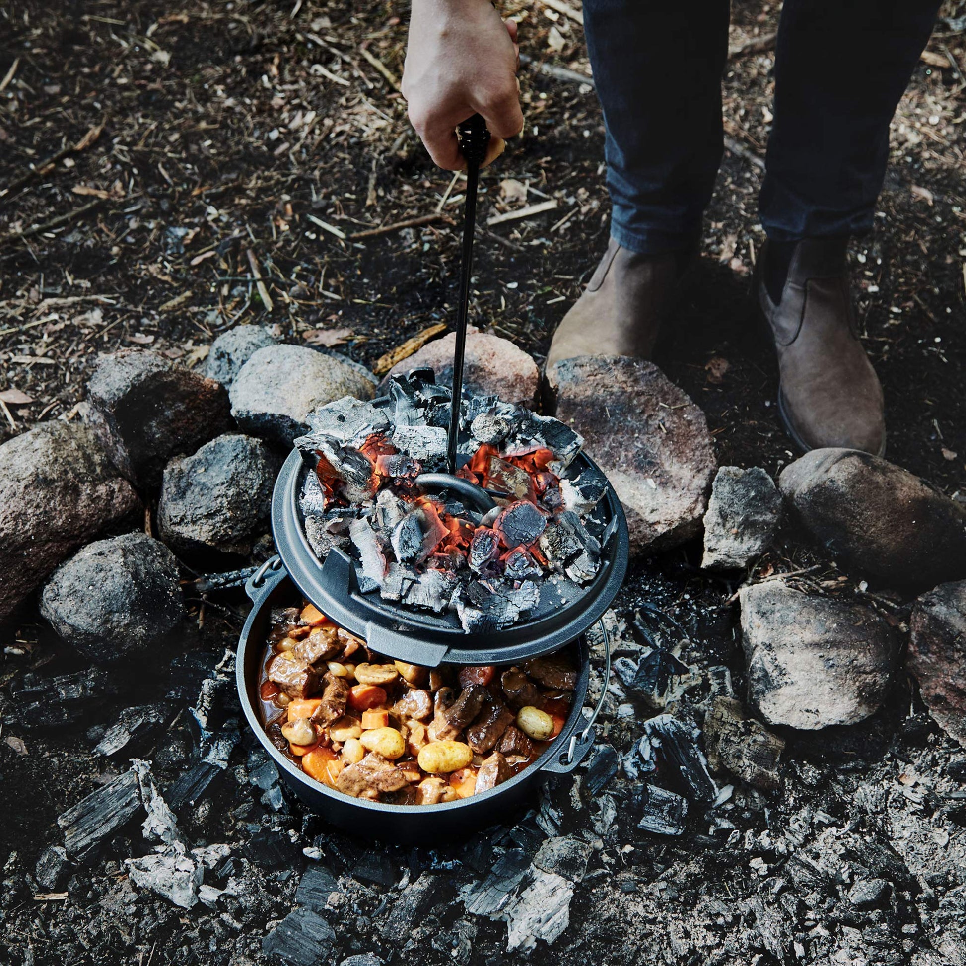 Uno Casa Olla holandesa de hierro fundido para camping - Olla con tapa presazonada de 5,6 litros ideal para ir de acampada