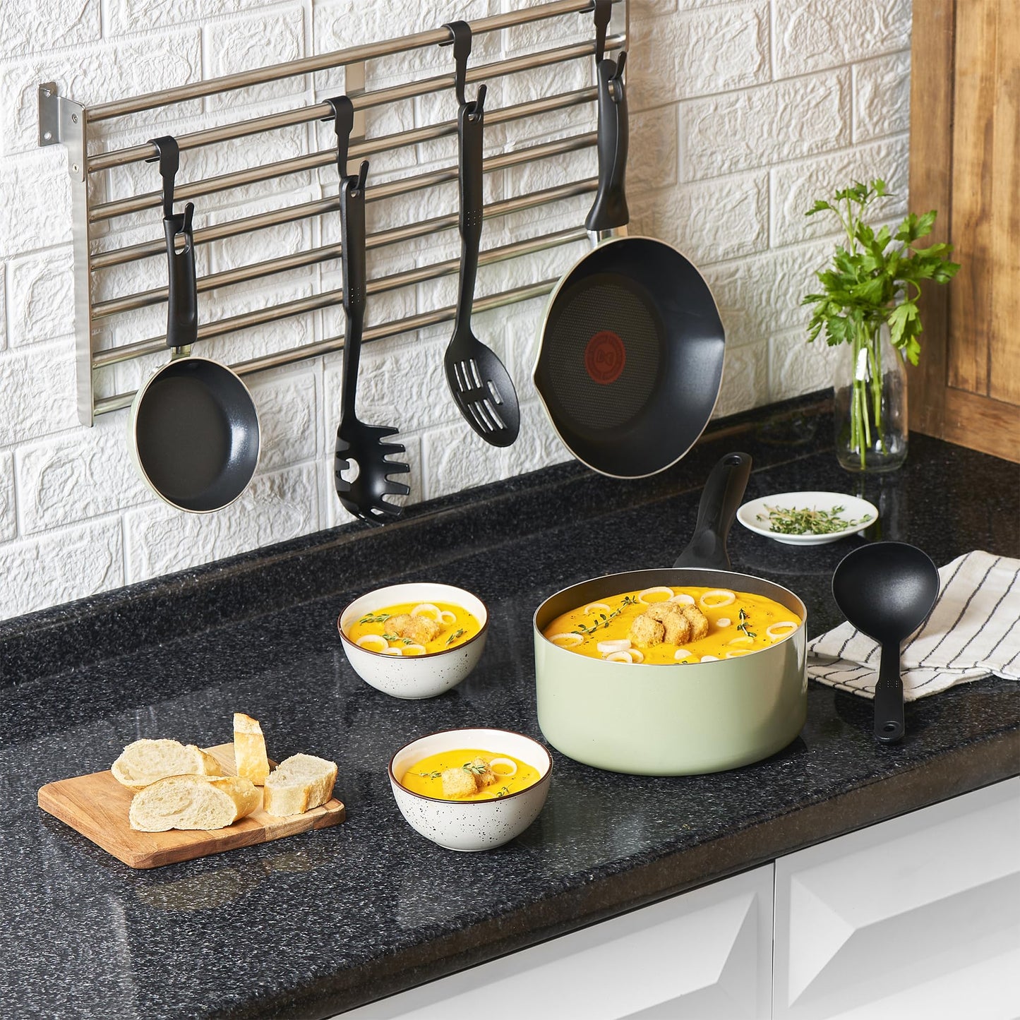 Batería de Cocina T-fal Verde Lichen con Antiadherente Titanium y Tecnología Thermo Señal de 26 Piezas