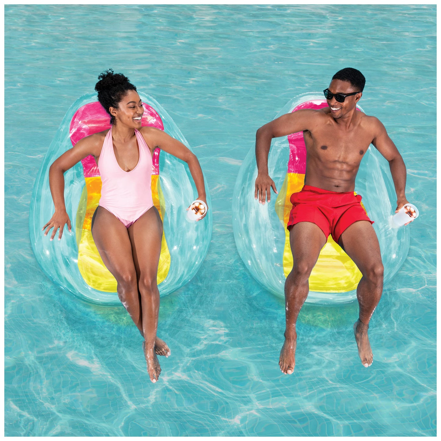 Flotador Inflable SwimWays Translúcido con Portavasos y Respaldo para Adultos