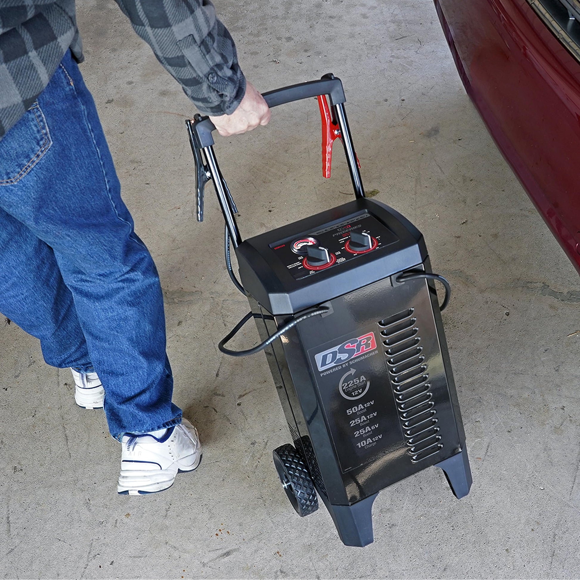 Schumacher Electric DSR ProSeries 6V/12V Cargador de batería manual y motor de arranque – Arrancador de motor resistente 225A – Compatible con camiones, SUV y baterías grandes, abrazaderas codificadas