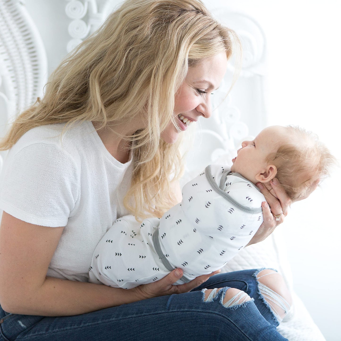 SwaddleDesigns - Saco Omni de 6 vías para recién nacido con mangas envolventes y puños de manopla, fácil transición, mejor sueño para bebés y niñas, jadeíta jaspeada, S, 0-3 meses