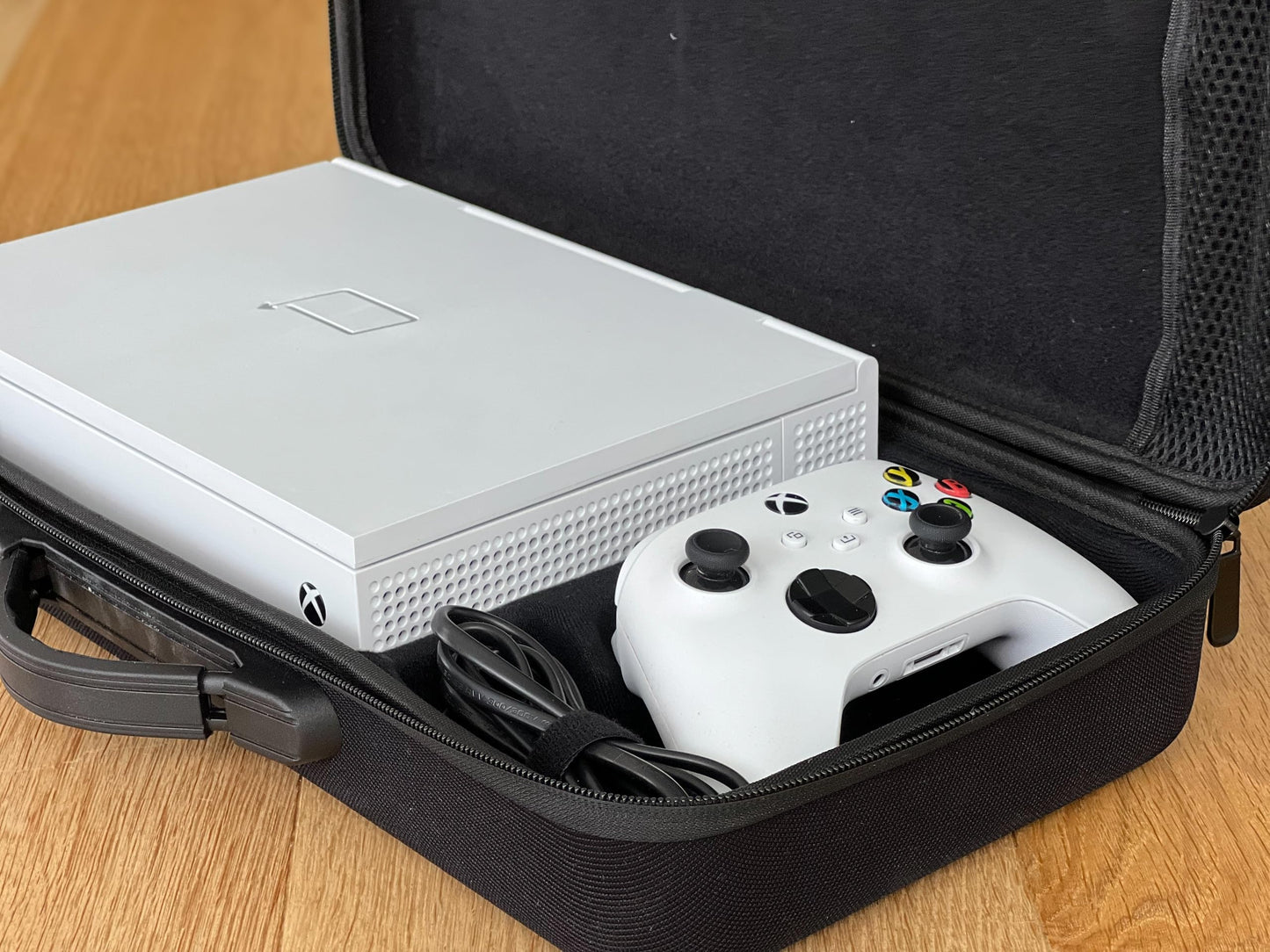 UPspec Gaming xScreen Case - Designed for Xbox - Holds the xScreen while attached to the Xbox Series S, plus an Xbox controller, the Xbox USB cable and power cable (not included)