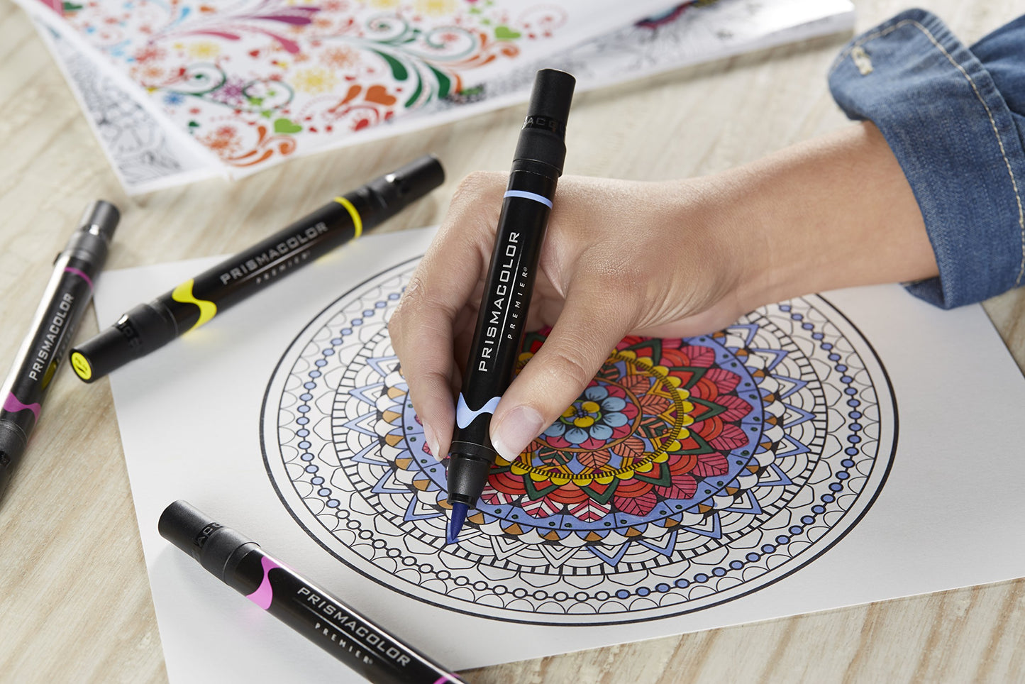 Prismacolor marcadores de arte premier con doble extremos, punta de cepillo y punta fina, set de 72 colores variados (1773303)