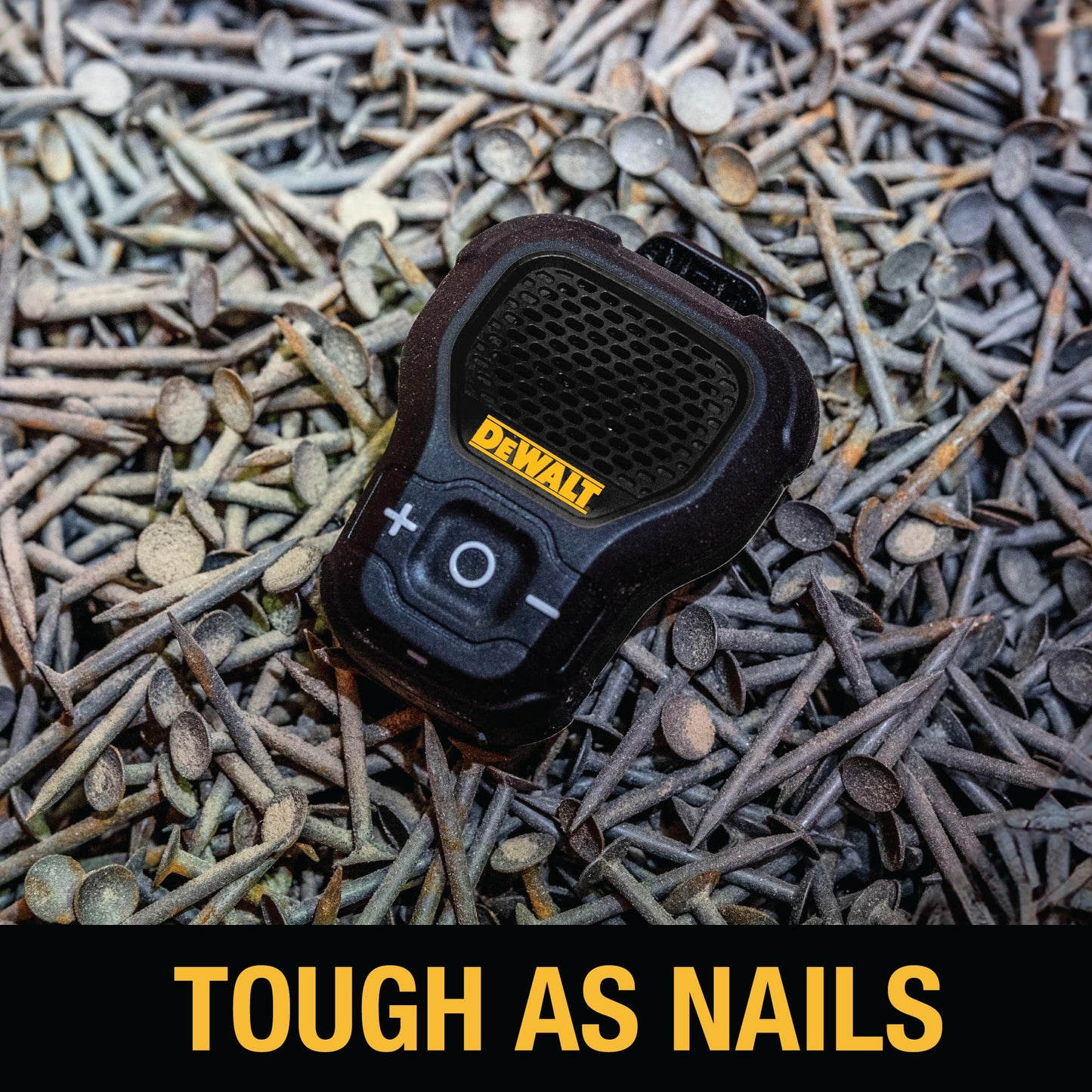 DEWALT Altavoz Portátil Bluetooth - Altavoz inalámbrico Bluetooth con Clip magnético (Negro)