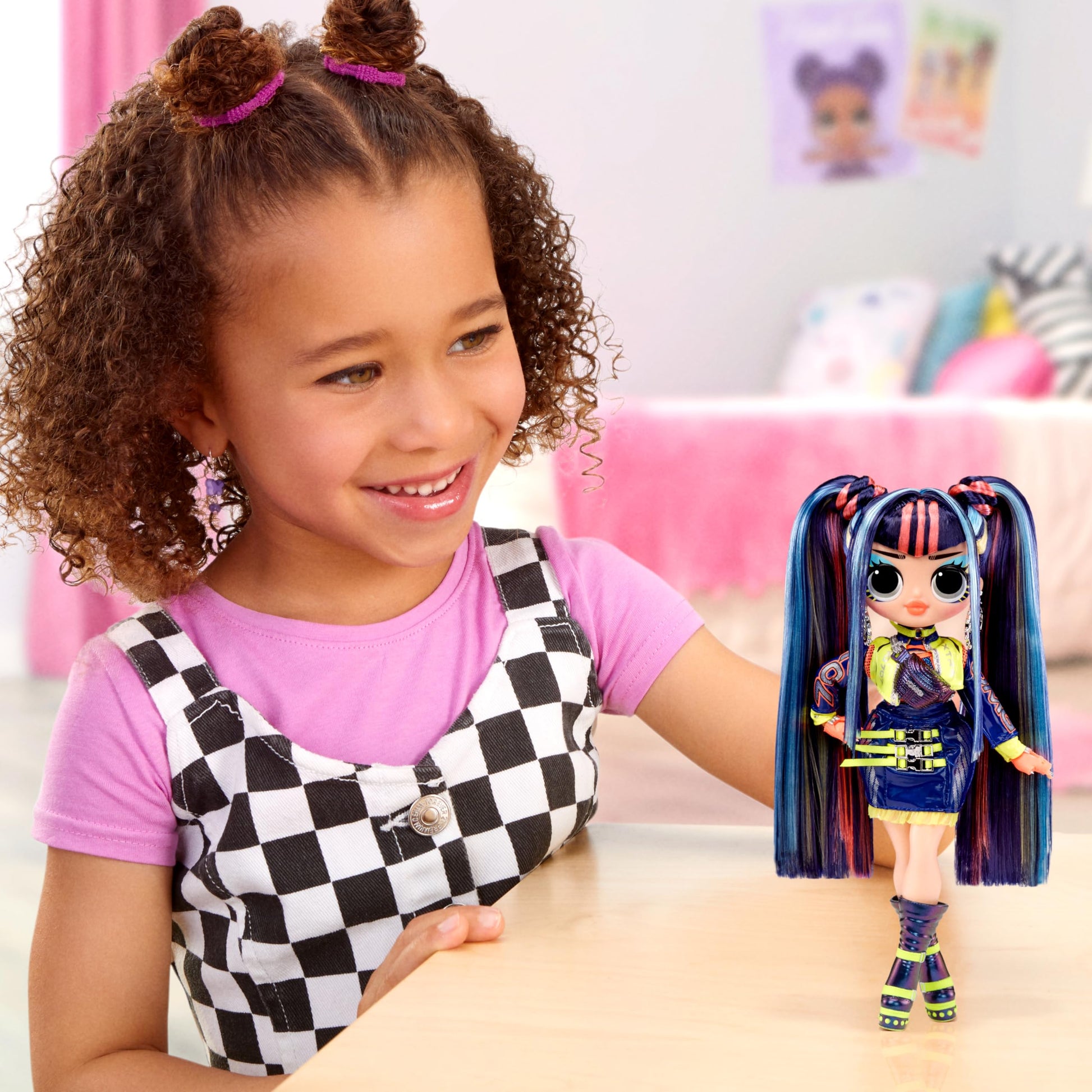 L.O.L. Surprise! O.M.G. Muñeca de Moda - Victory - Incluye muñeca, múltiples sorpresas y fabulosos Accesorios - Edad: 4+ años