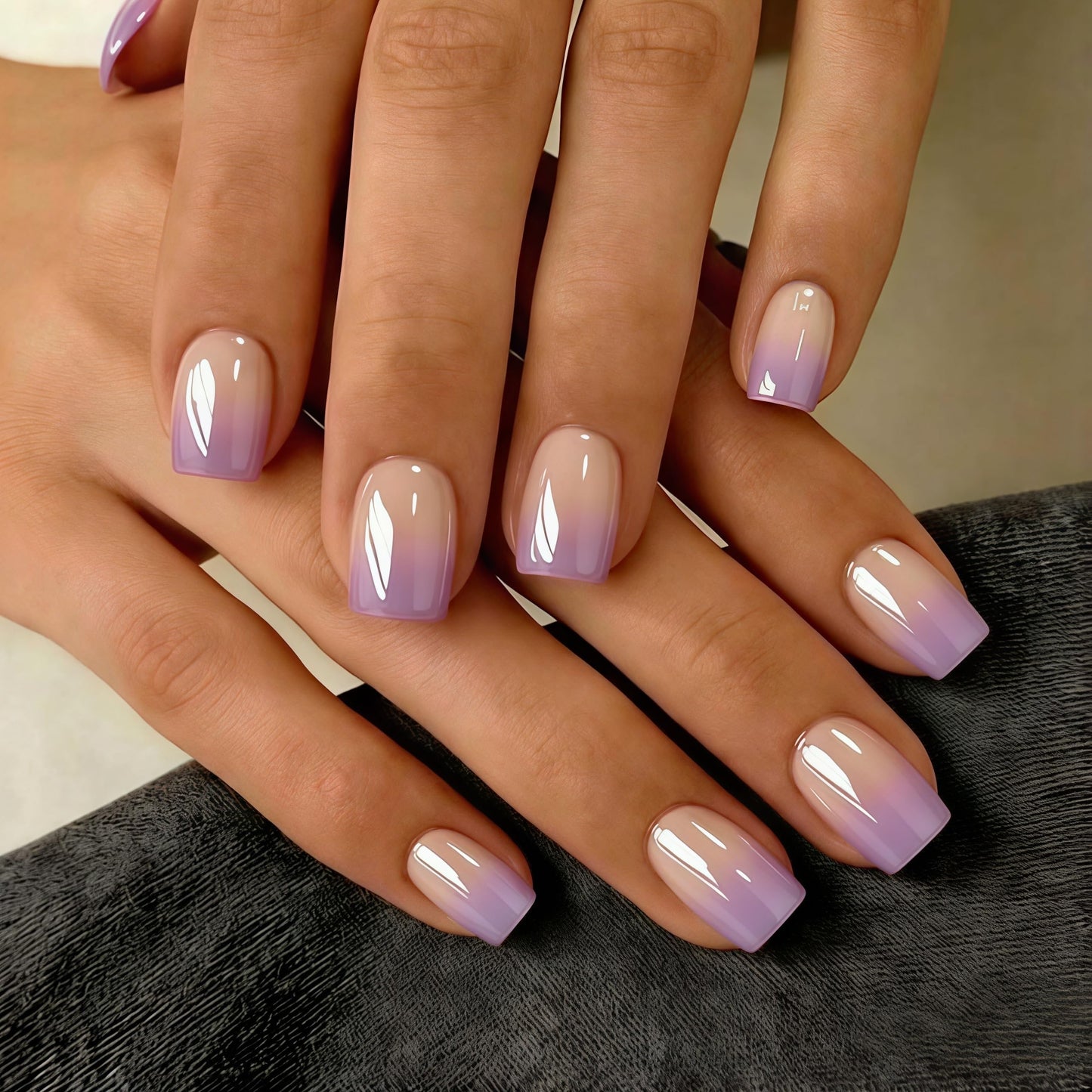 JOYVVEW Uñas postizas Ombre Press on Nails cortas cuadradas, uñas postizas lila degradadas esmaltadas con pegamento para uso diario de mujeres, uñas postizas francesas gruesas reutilizables de color r