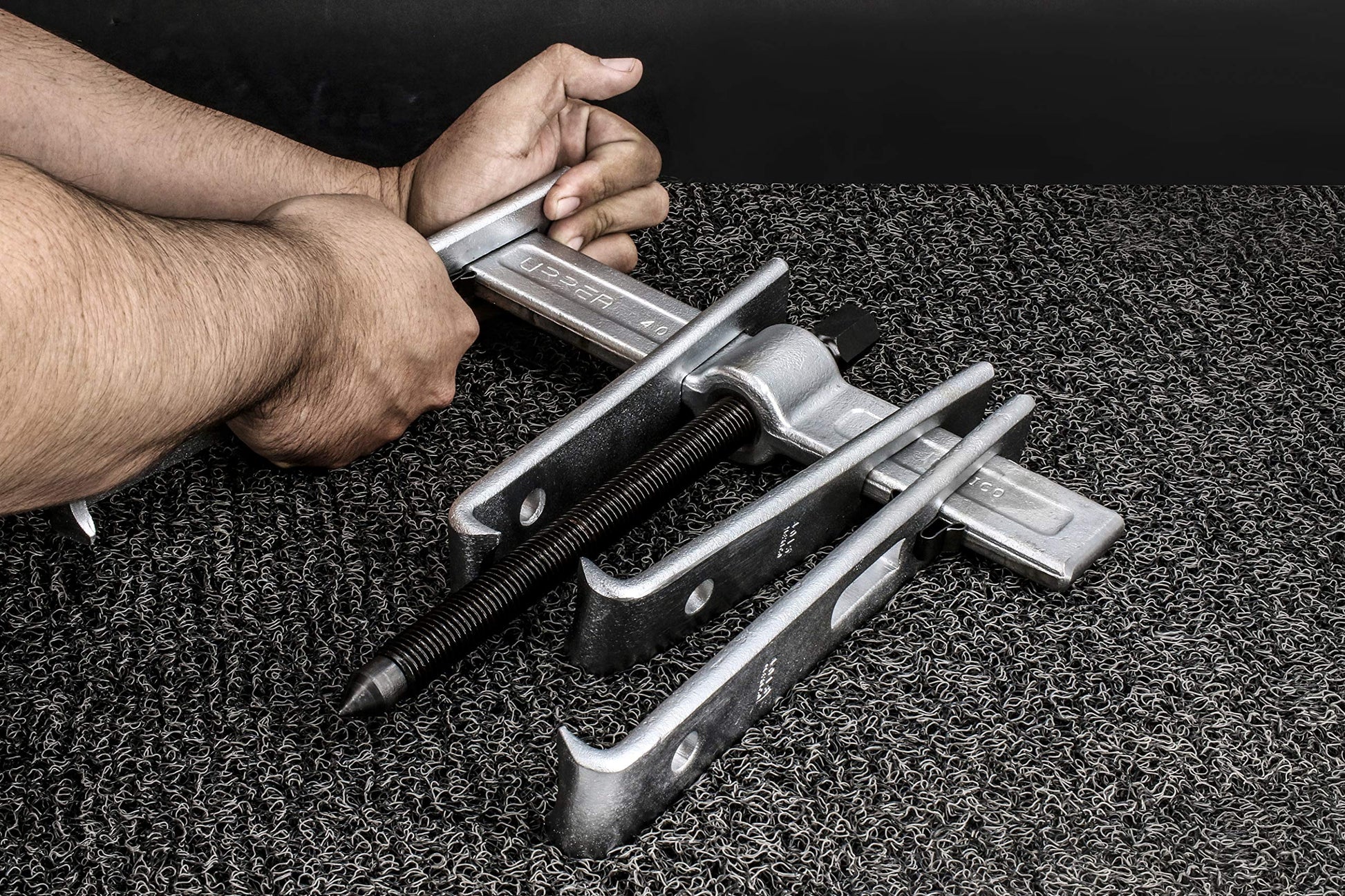 Juego Extractor Urrea 4232SJB 10Ton 8 Piezas Caja Metálica