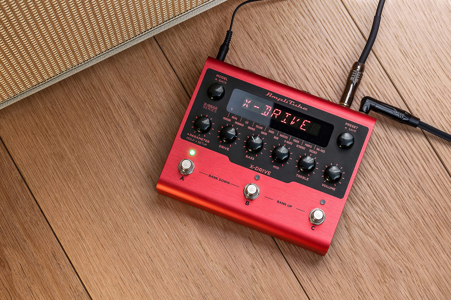IK Multimedia AmpliTube X-DRIVE Pedal de distorsión, distorsión de todo el tiempo, sobremarcha, fuzz, compresor y más con emulación de gabinete a bordo