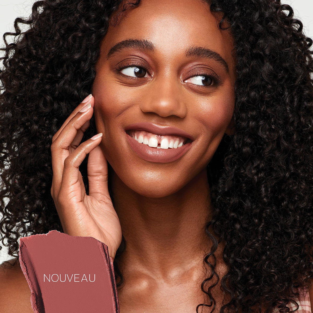Saie- Lápiz labial mate suave Lip Blur: lápiz labial de larga duración con cobertura hidratante modulable, enriquecido con